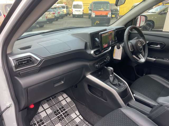 Daihatsu Rocky 3