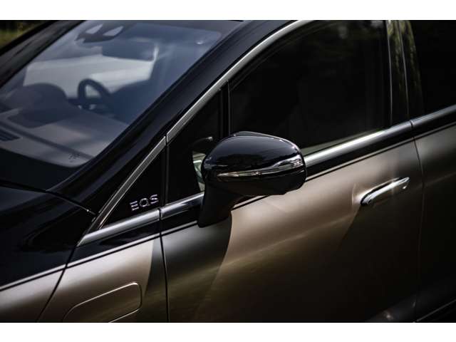 Mercedes-Benz EQS SUV 7