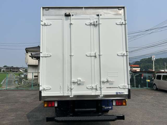 Isuzu Elf 12