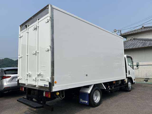 Isuzu Elf 7