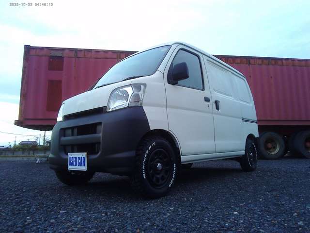 Daihatsu Hijet Cargo 6