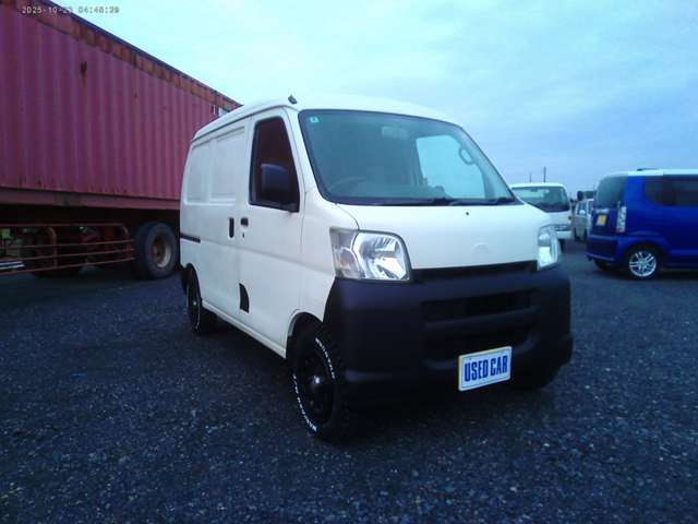 Daihatsu Hijet Cargo 8