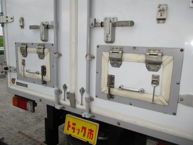 Hino Dutro 12