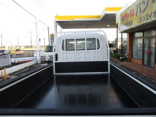 Isuzu Elf 3