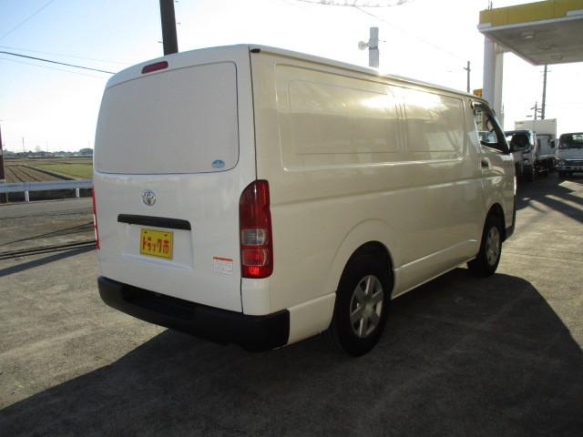 Toyota Hiace Van 2