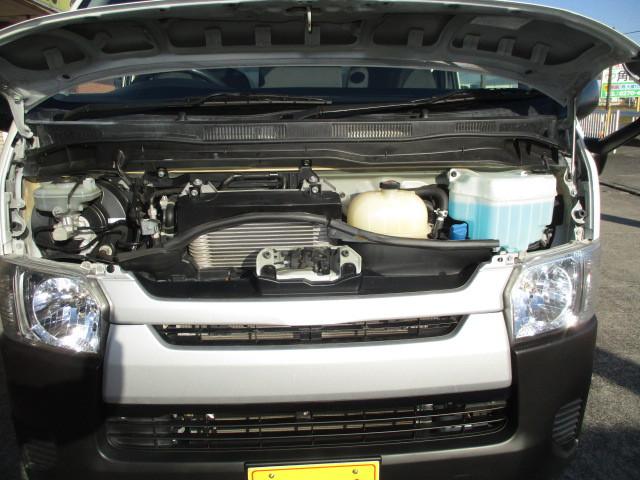 Toyota Hiace Van 10