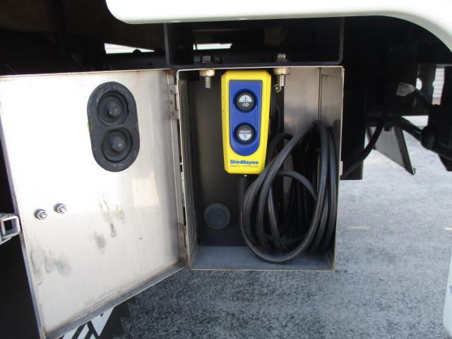 Isuzu Elf 8