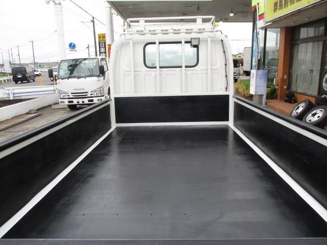 Isuzu Elf 3