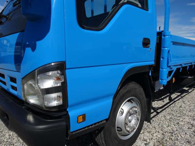 Isuzu Elf 12