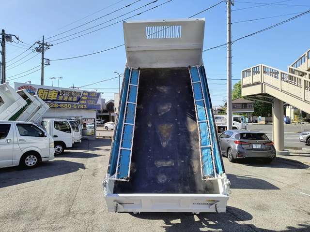 Mitsubishi Fuso Canter 2