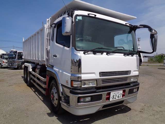 Mitsubishi Fuso Super Great 2