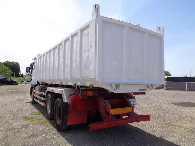 Mitsubishi Fuso Super Great 4