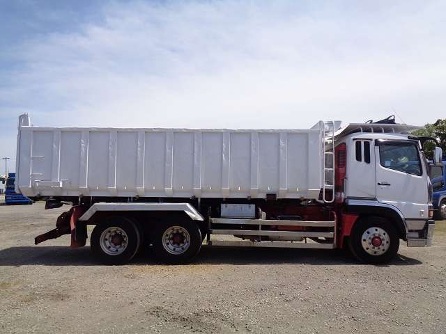 Mitsubishi Fuso Super Great 5