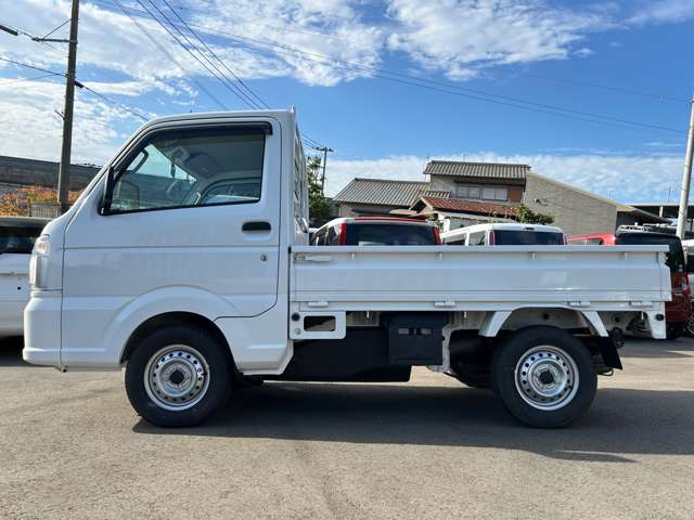 Nissan NT100 Clipper 8