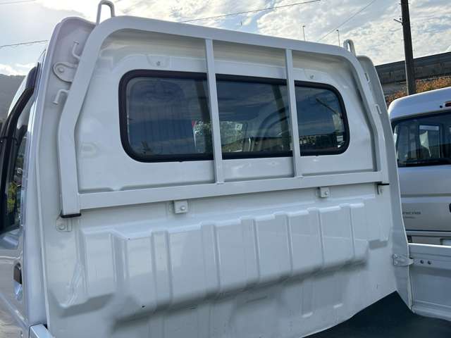 Nissan NT100 Clipper 9