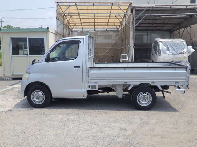 Toyota Light Ace Truck 3