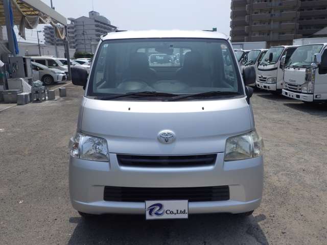 Toyota Light Ace Truck 4