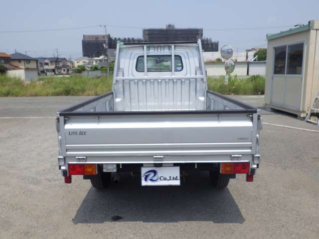 Toyota Light Ace Truck 5