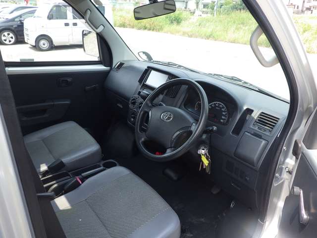 Toyota Light Ace Truck 9