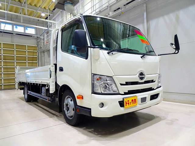 Hino Dutro 11