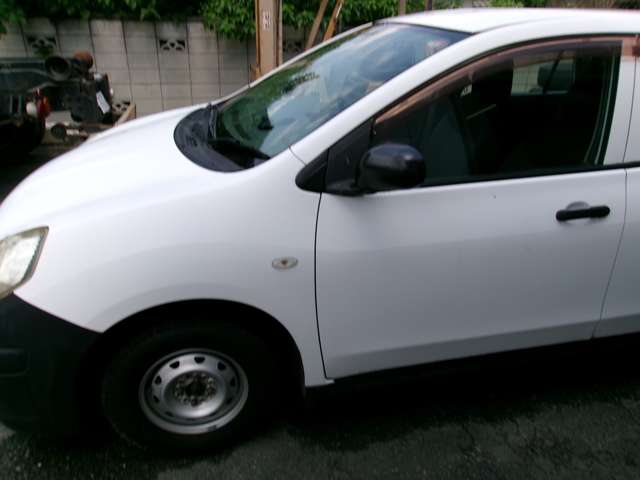 Nissan AD 4