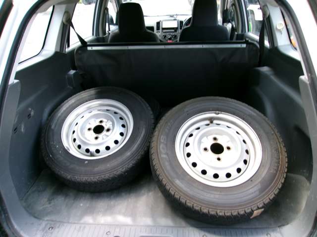 Nissan AD 8