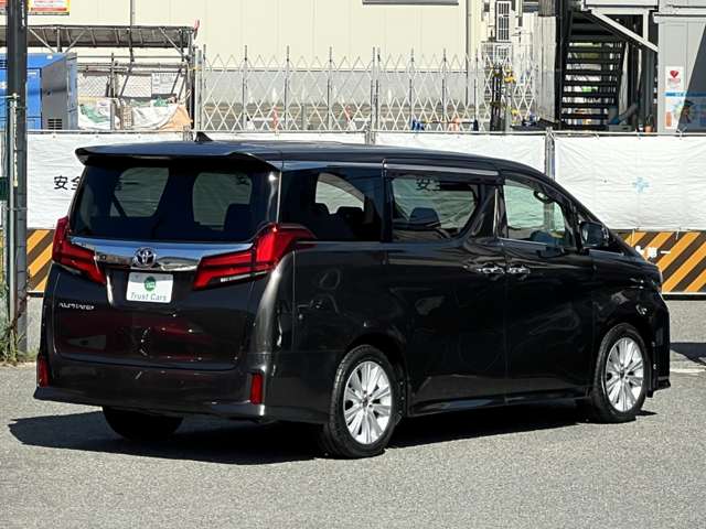 Toyota Alphard 11