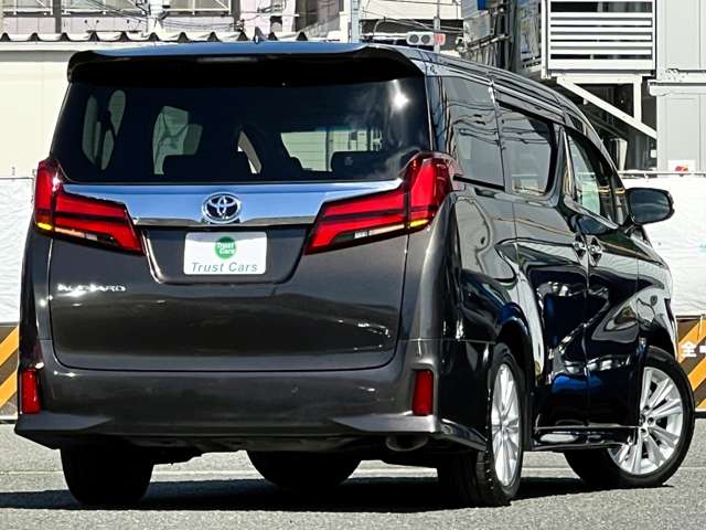 Toyota Alphard 2