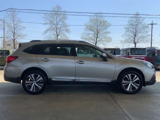 Subaru Legacy Outback 7