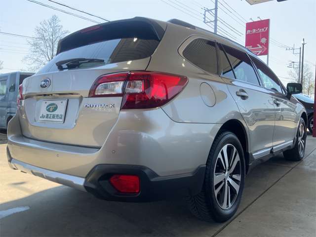 Subaru Legacy Outback 8