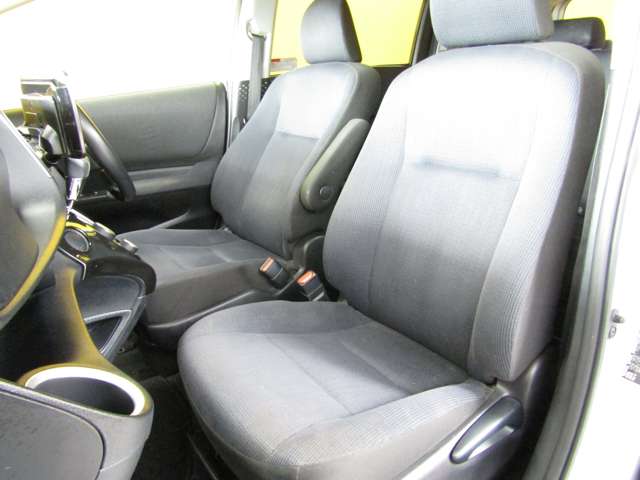 Toyota Sienta 6