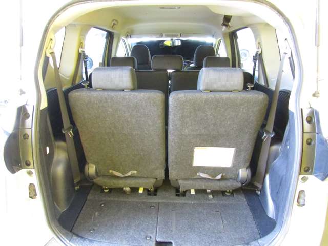 Toyota Sienta 9