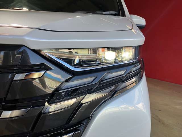 Toyota Alphard 5