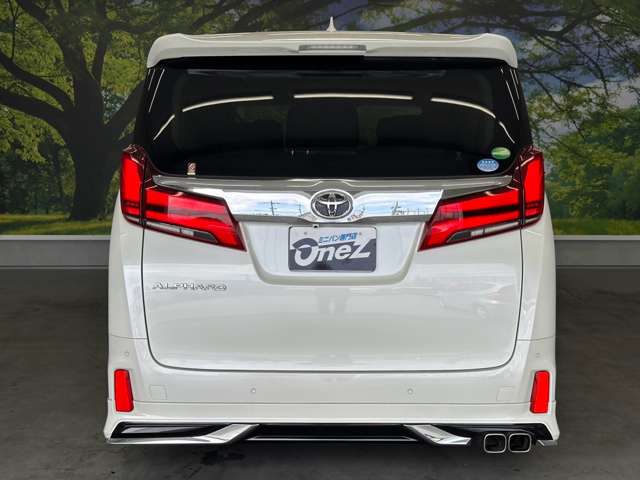 Toyota Alphard 5
