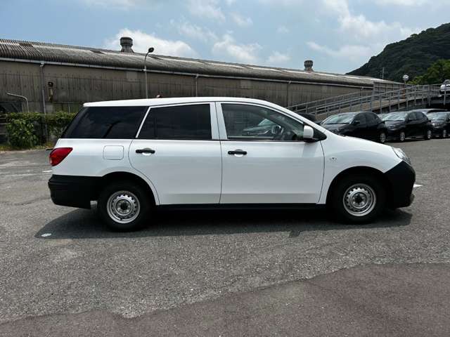 Nissan AD 7