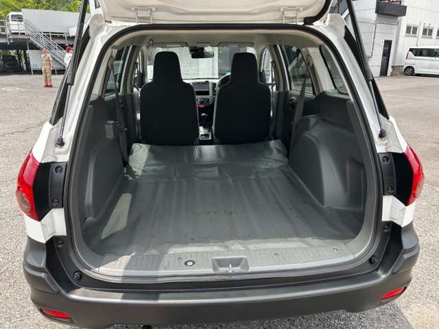 Nissan AD 10