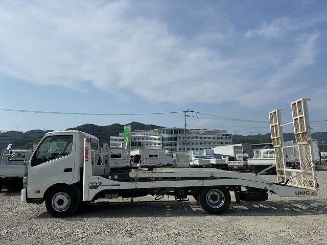 Hino Dutro 11