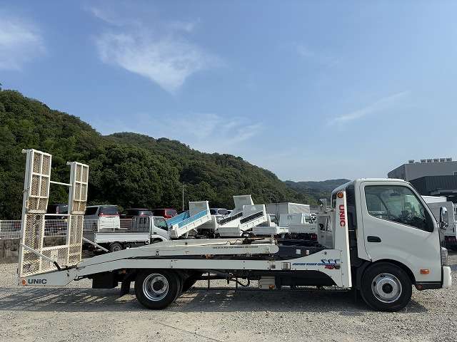 Hino Dutro 12