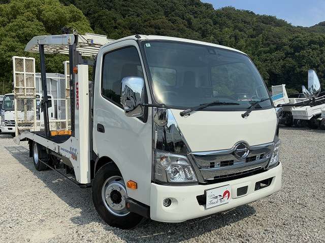 Hino Dutro 3