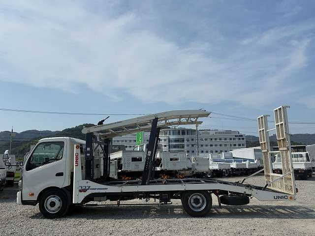 Hino Dutro 4