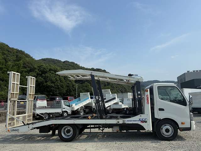 Hino Dutro 5
