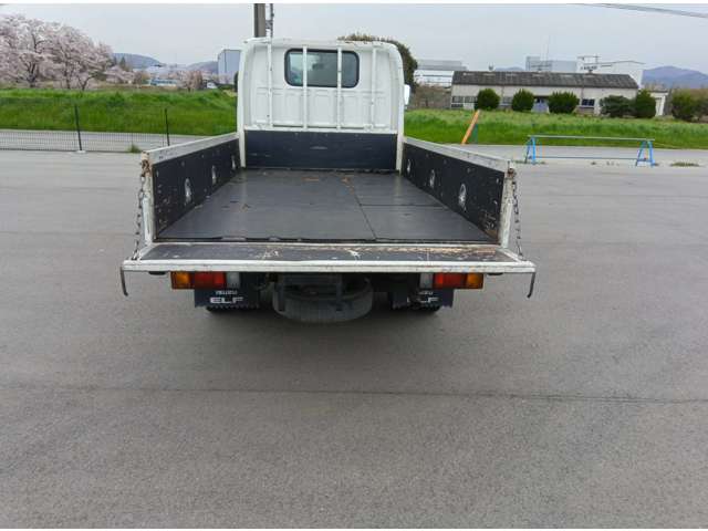 Isuzu Elf 12