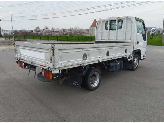 Isuzu Elf 4