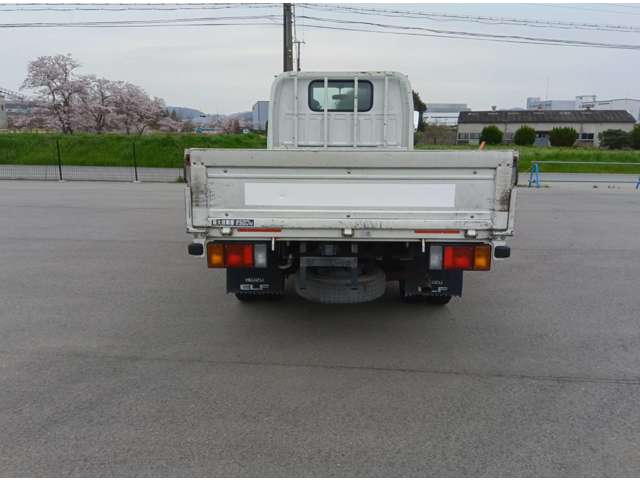 Isuzu Elf 9