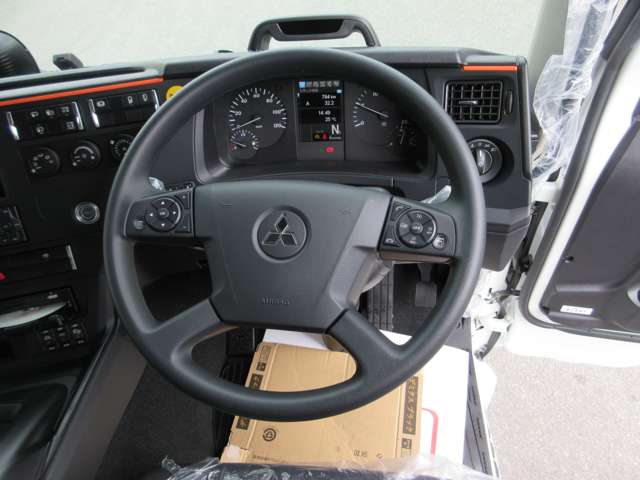 Mitsubishi Fuso Super Great 11