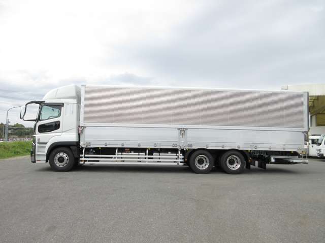 Mitsubishi Fuso Super Great 5