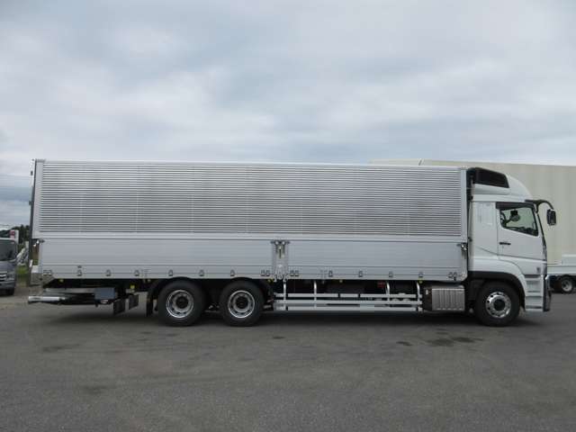 Mitsubishi Fuso Super Great 7
