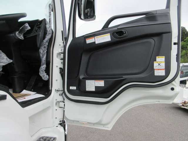 Mitsubishi Fuso Super Great 9