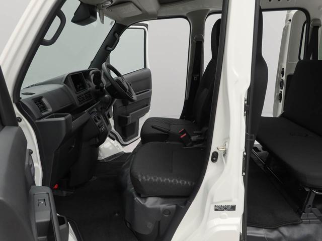Daihatsu Hijet Cargo 6