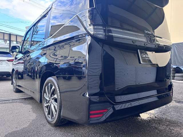 Toyota Voxy 7